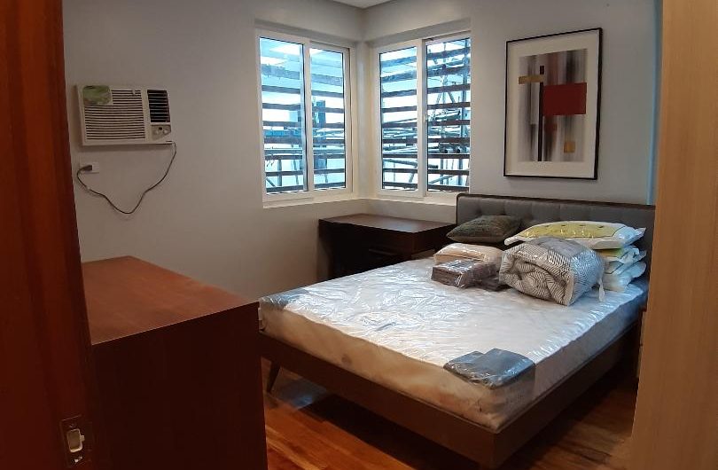 Townhousein Barangay Sacred Heart, Quezon City