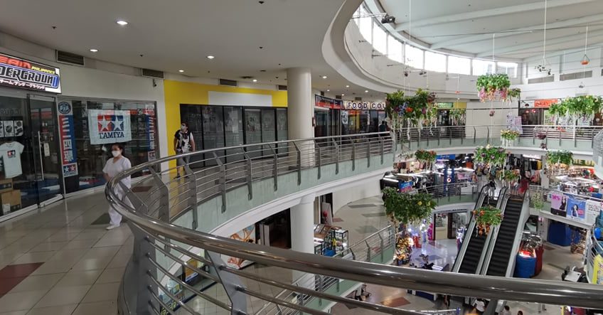 CIRLE C MALL CONGRESSIONAL AVENUE COMMERCIAL SPACE FOR LEASE